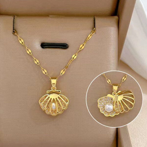 Stainless Steel Micro-Inlaid Shell Faux Pearl Pendant Necklace – Elegant Design with Faux Pearl